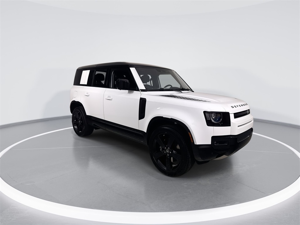 2025 Land Rover Defender 110 V8 photo 2