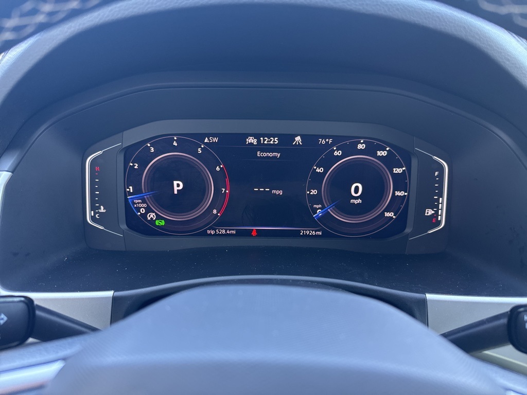 2022 Volkswagen Atlas Cross Sport V6 SE Technology photo 16