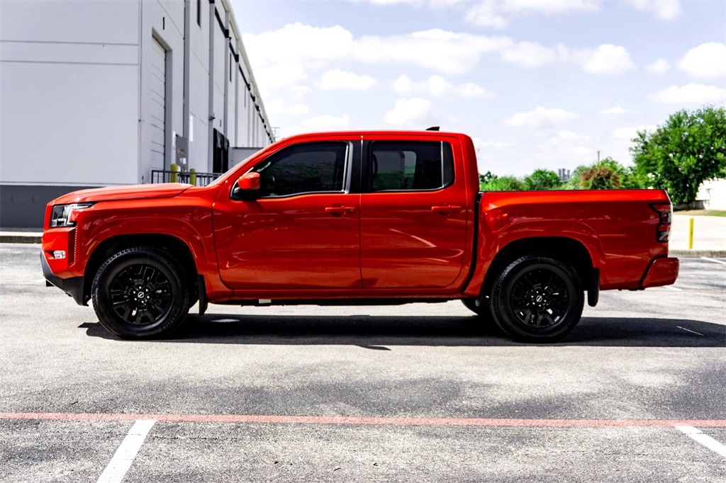 2024 Nissan Frontier SV photo 8