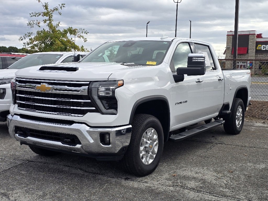 2024 Chevrolet Silverado 2500HD LTZ photo 2