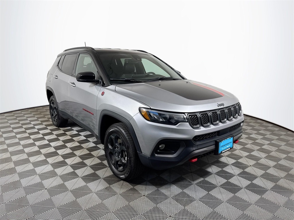 2024 Jeep Compass Trailhawk photo 3