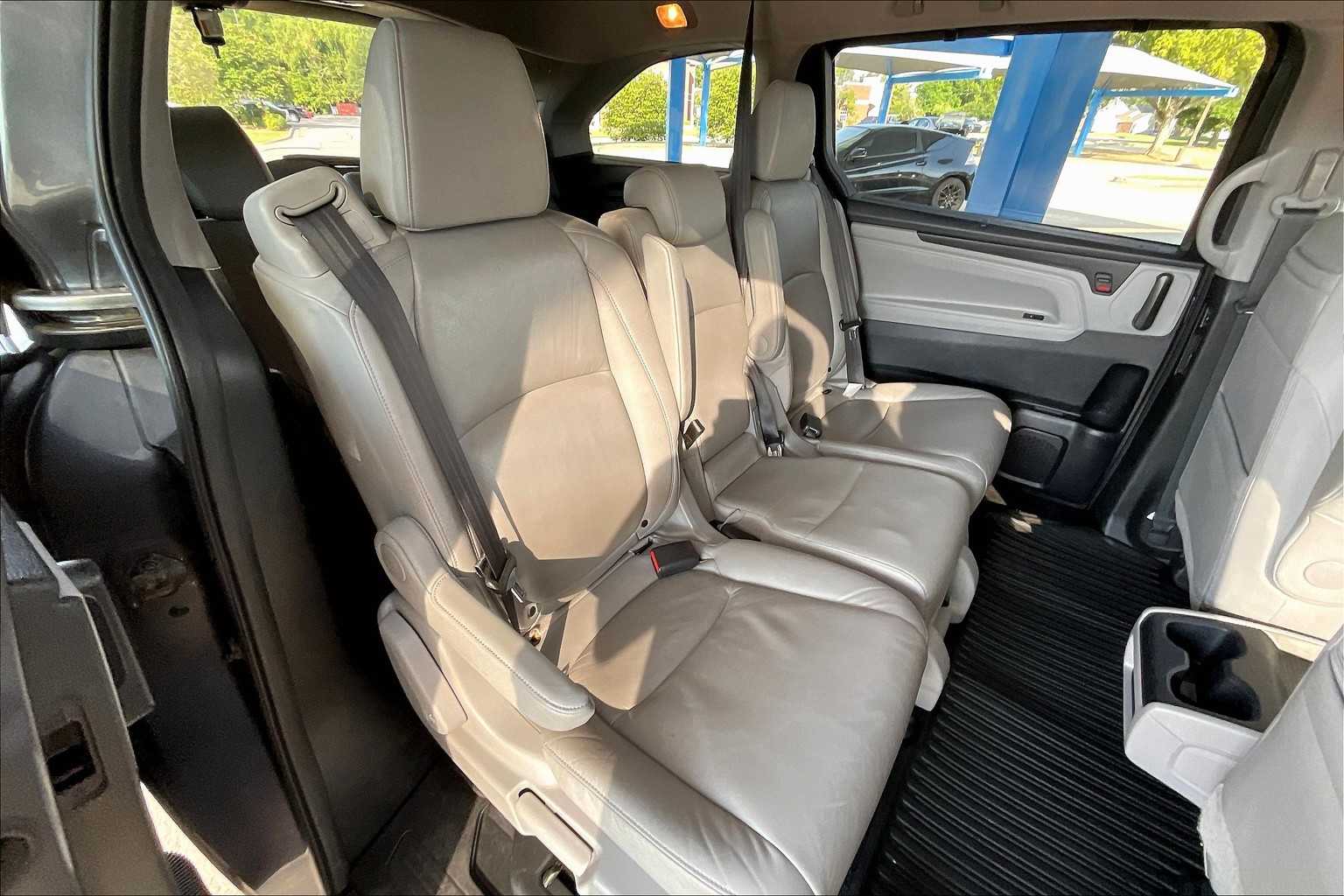 2019 Honda Odyssey Touring photo 18
