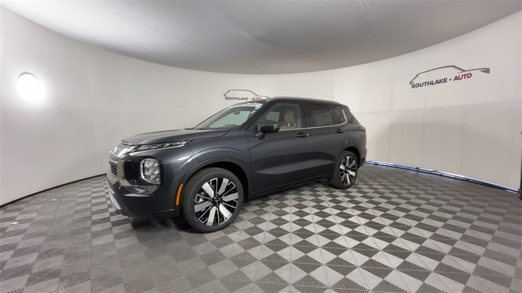 2025 Mitsubishi Outlander SEL photo 4