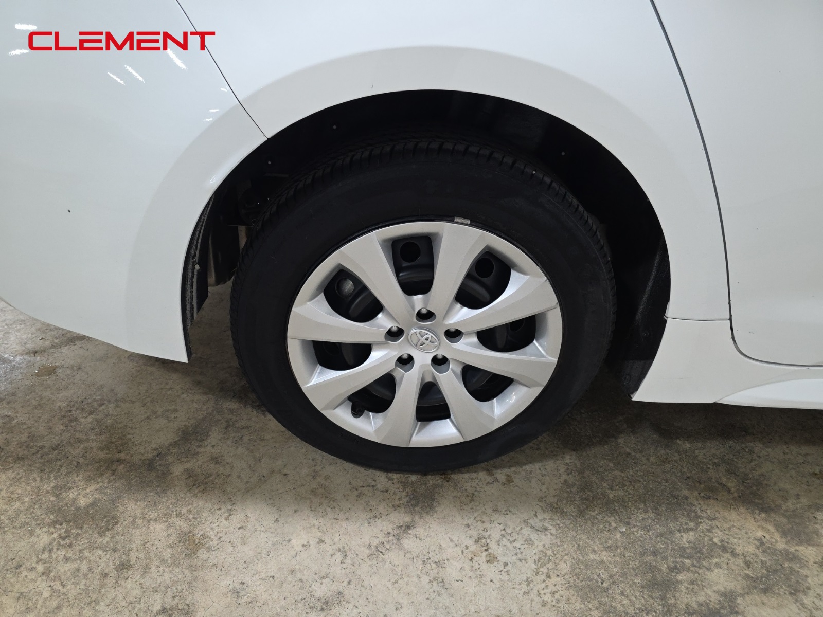 2024 Toyota Corolla LE photo 28
