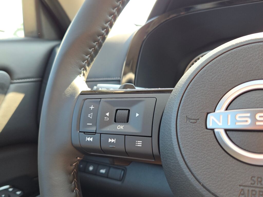 2025 Nissan Pathfinder SL photo 26