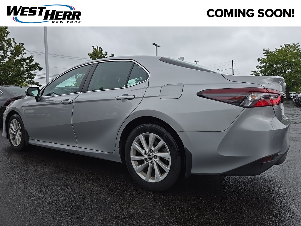 2023 Toyota Camry LE photo 3