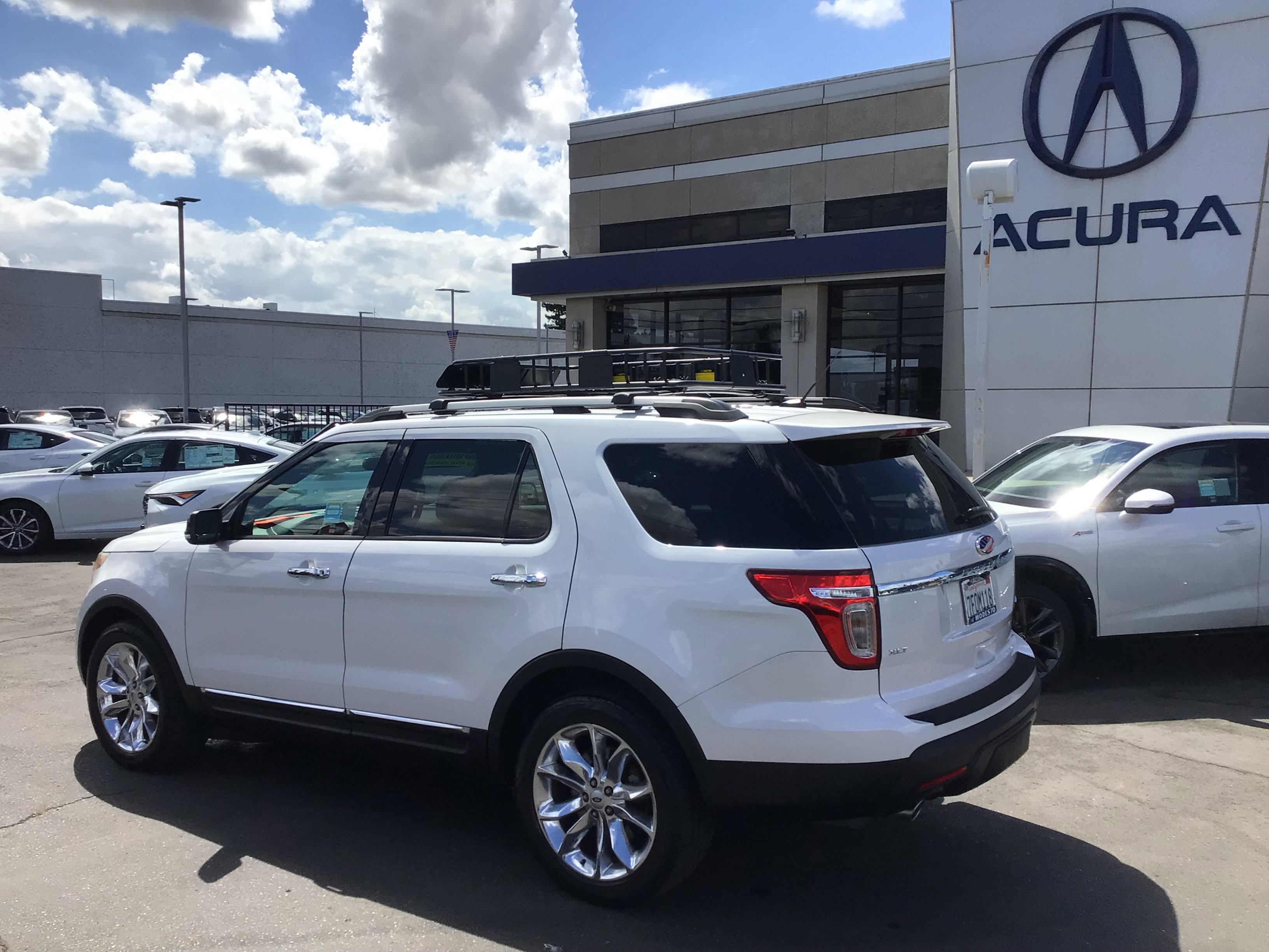 2014 Ford Explorer XLT photo 7