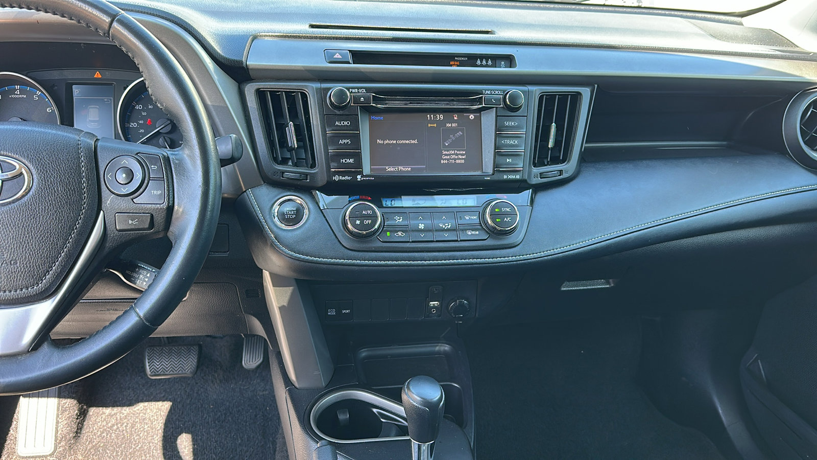 2018 Toyota RAV4 XLE photo 17