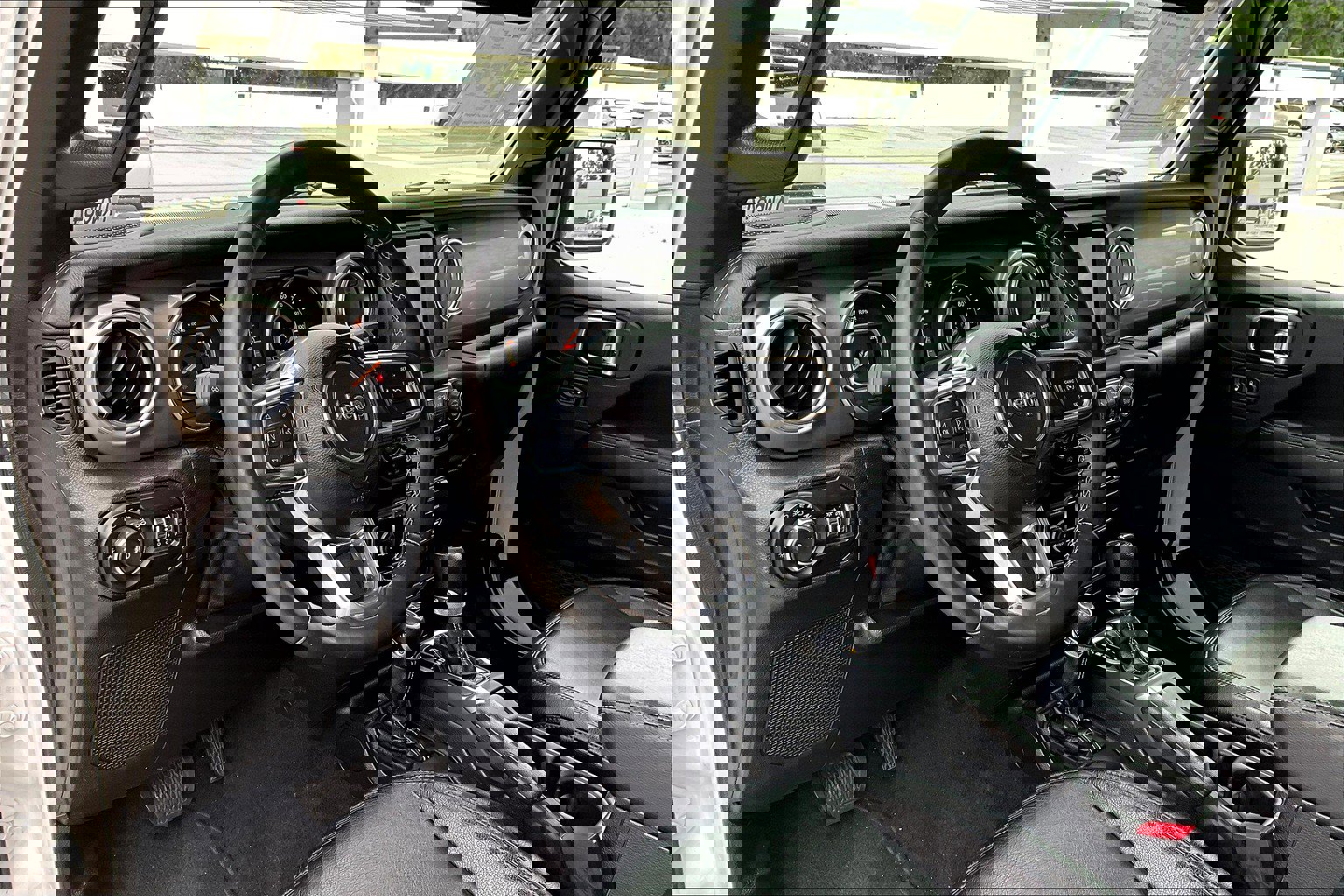 2019 Jeep Wrangler Unlimited Sahara photo 14