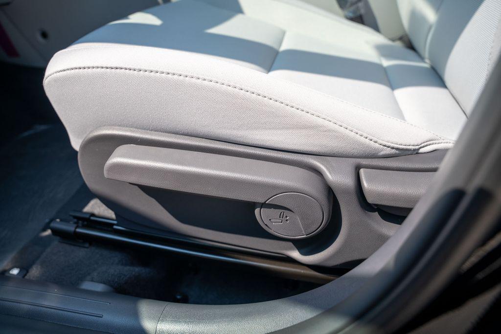 2026 Hyundai Kona SEL photo 15
