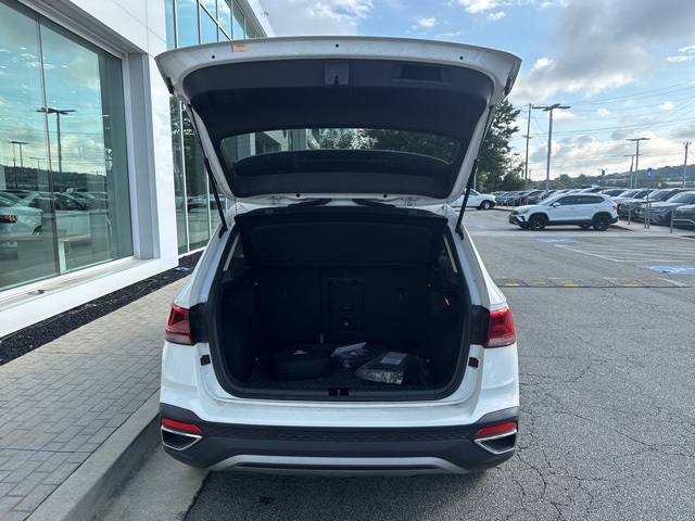 2022 Volkswagen Taos SE photo 19