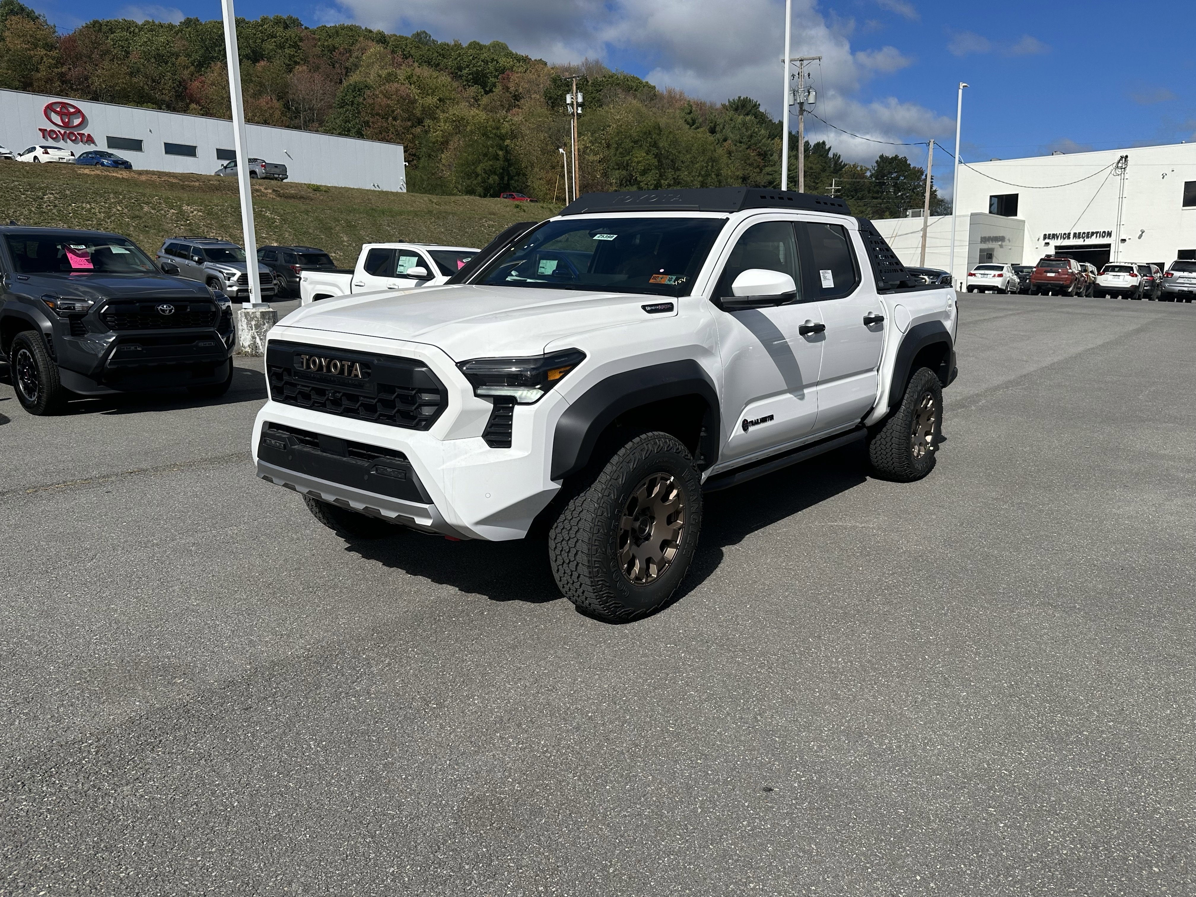 2025 Toyota Tacoma Trailhunter's photo