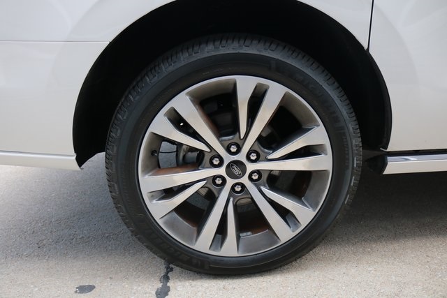 2020 Ford Expedition MAX Platinum photo 11
