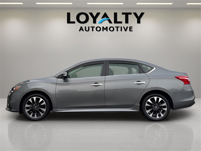 2019 Nissan Sentra SR photo 2