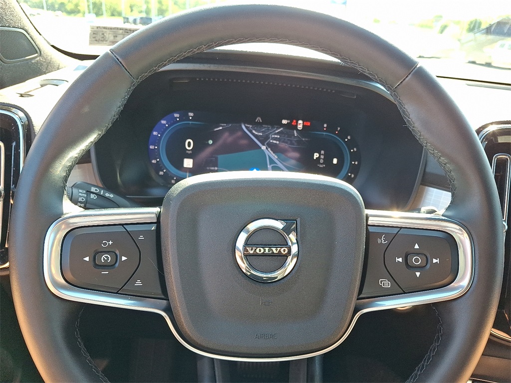 2025 Volvo XC40 Core photo 21