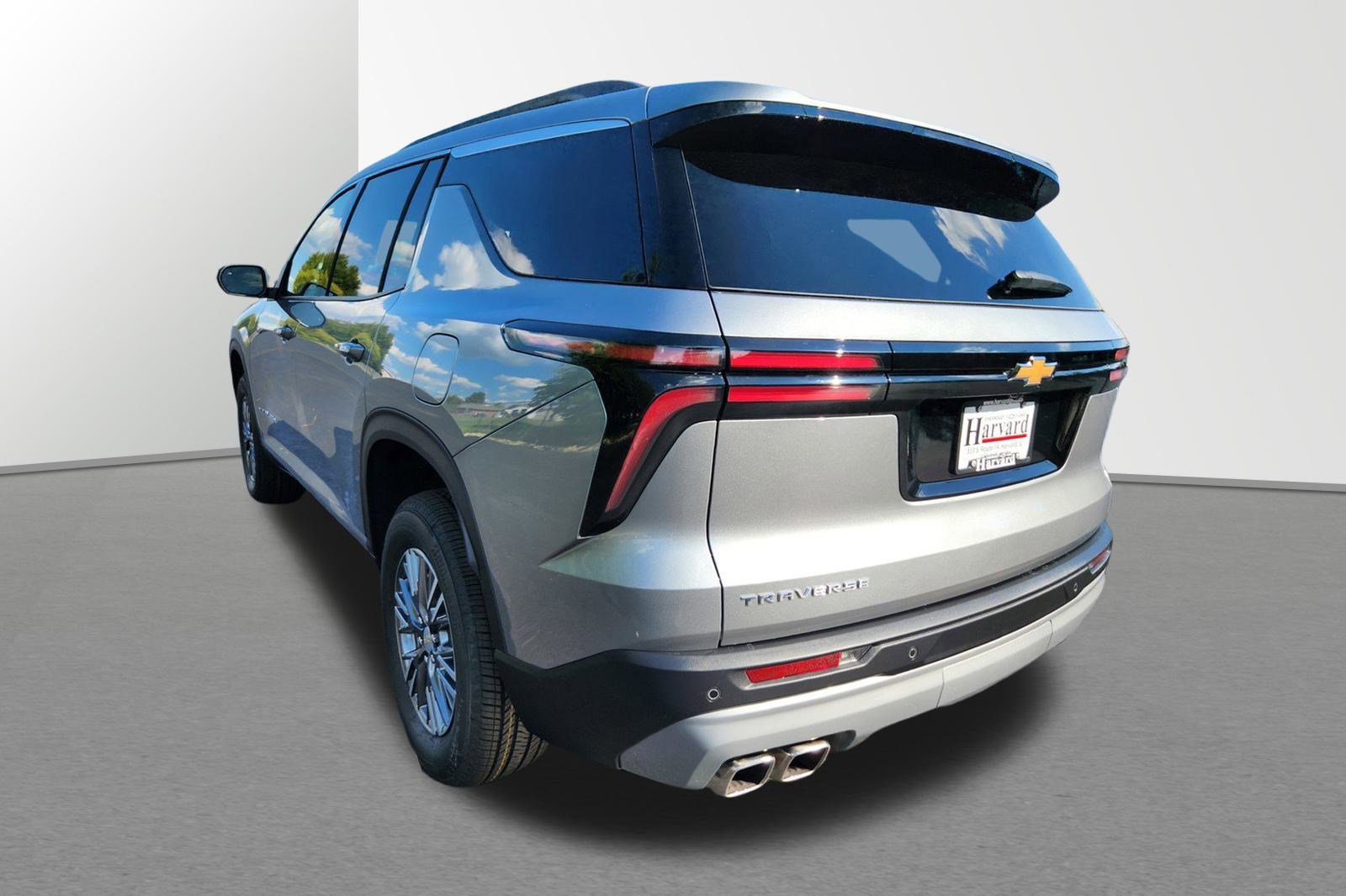 2026 Chevrolet Traverse photo 2