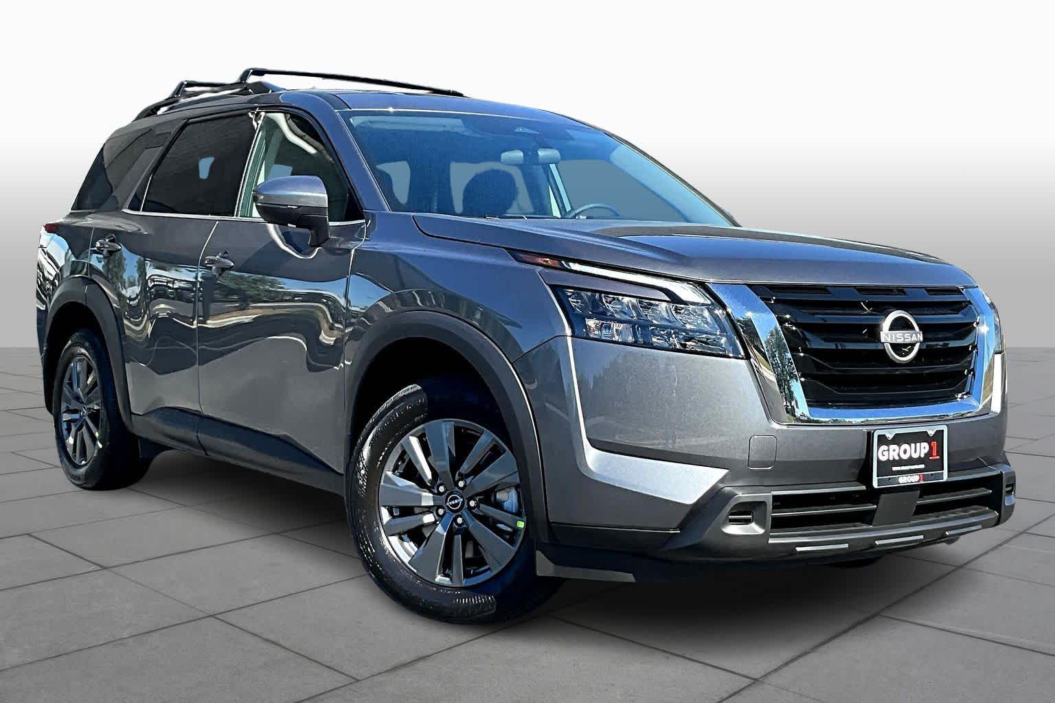 2025 Nissan Pathfinder SV photo 2