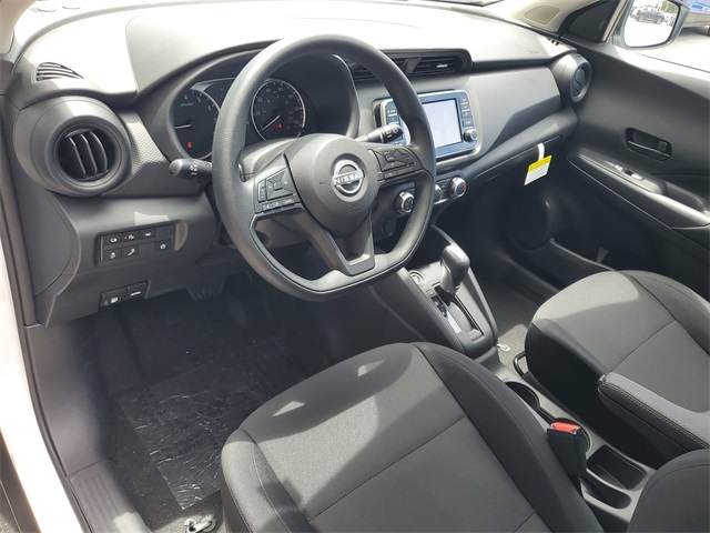 2025 Nissan Kicks Play S photo 9