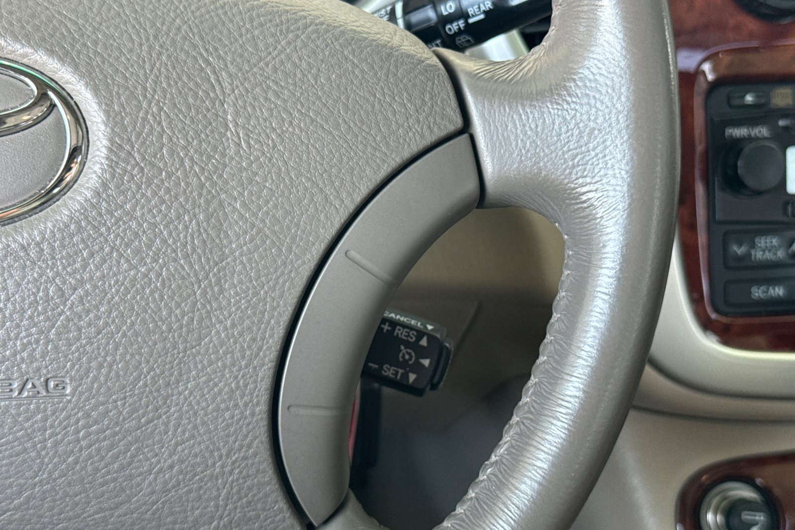 2005 Toyota Highlander Limited photo 25