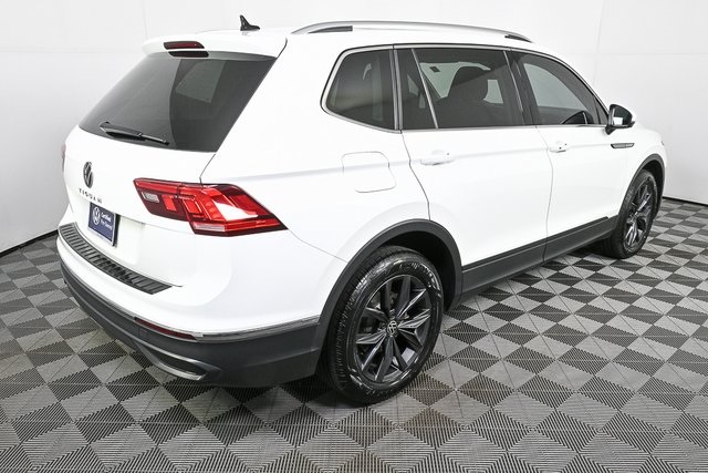 2022 Volkswagen Tiguan SE photo 2