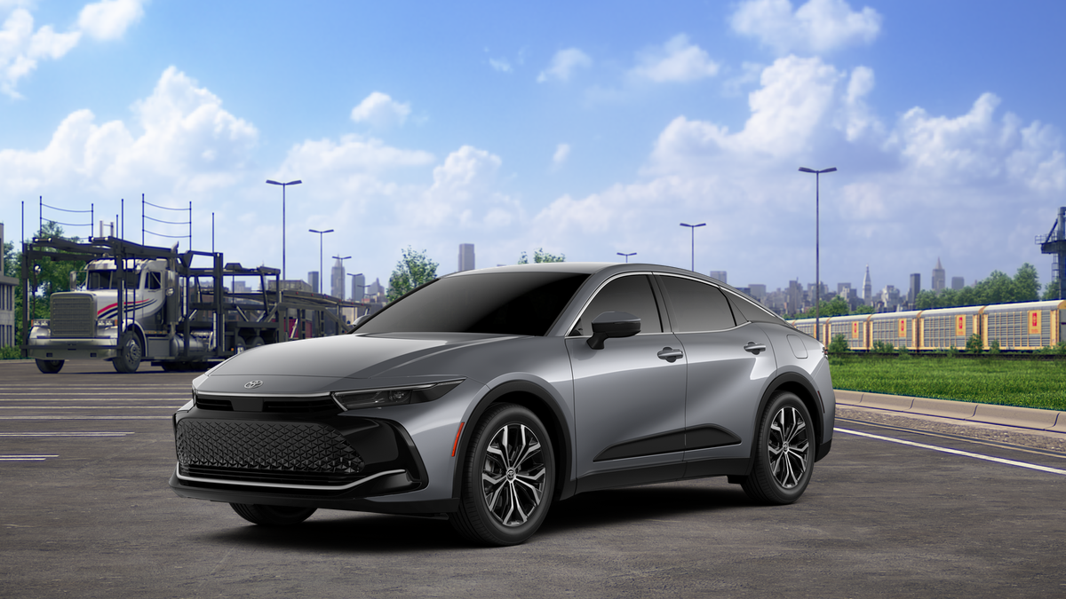 2026 Toyota Crown XLE's photo