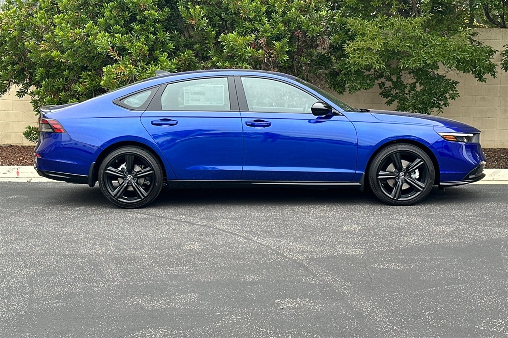 2025 Honda Accord Hybrid Sport-L photo 3