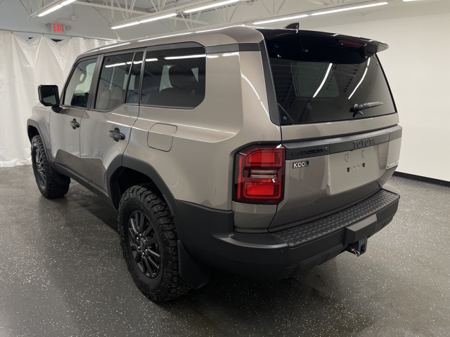 2025 Toyota Land Cruiser photo 3