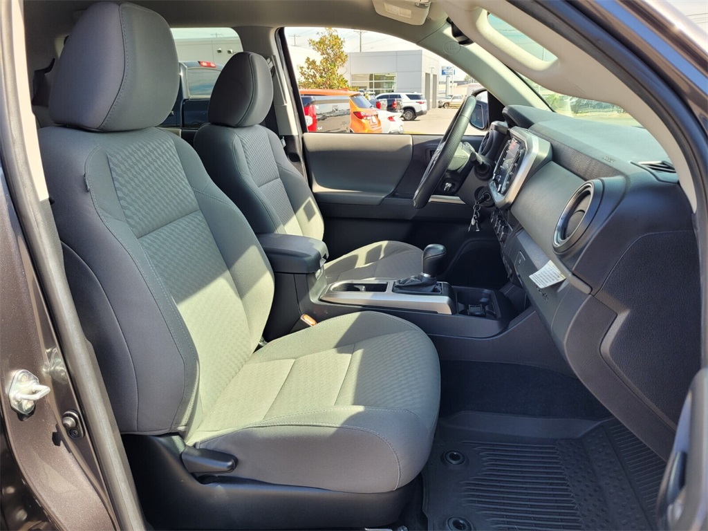 2022 Toyota Tacoma SR5 Double Cab V6 photo 13