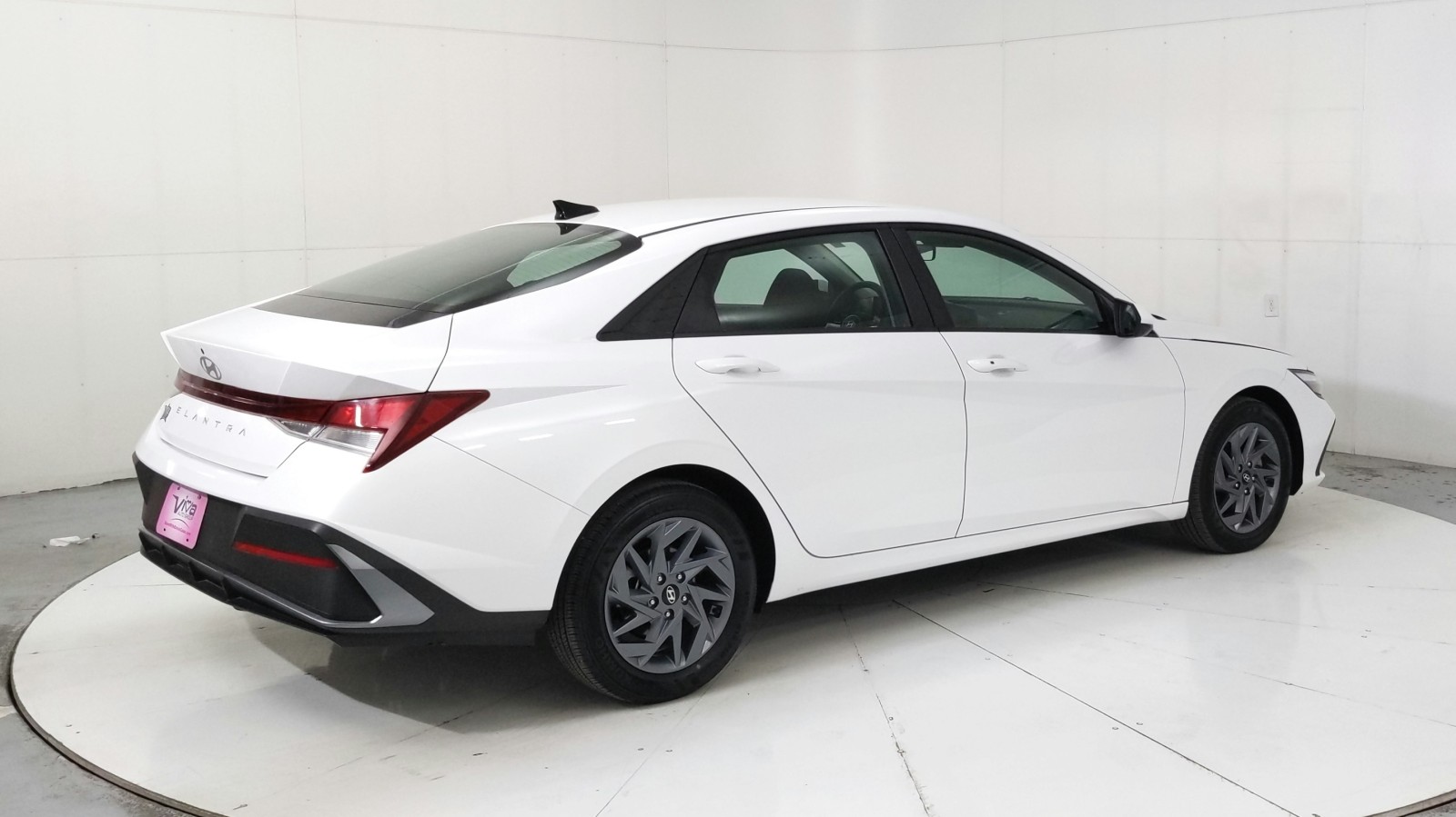 Used 2024 Serenity White Hyundai SEL image 6