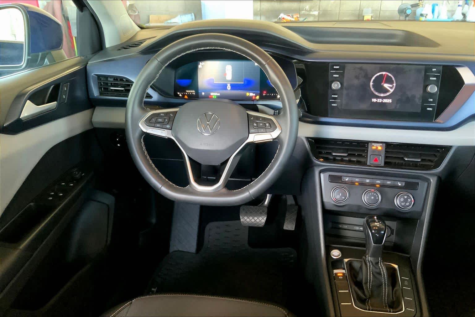 2022 Volkswagen Taos SE photo 4