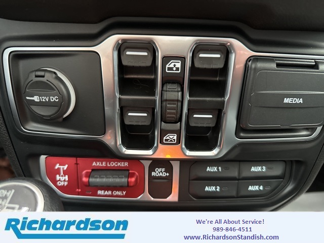 2024 Jeep Gladiator Willys photo 27