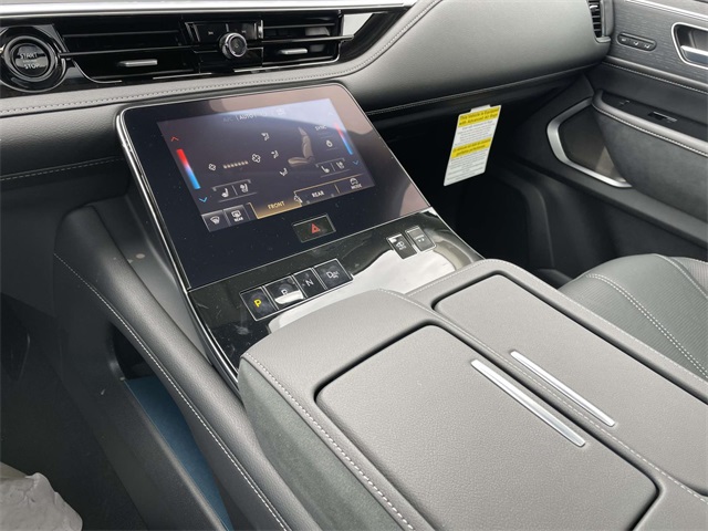 2025 Infiniti QX80 Sensory photo 24