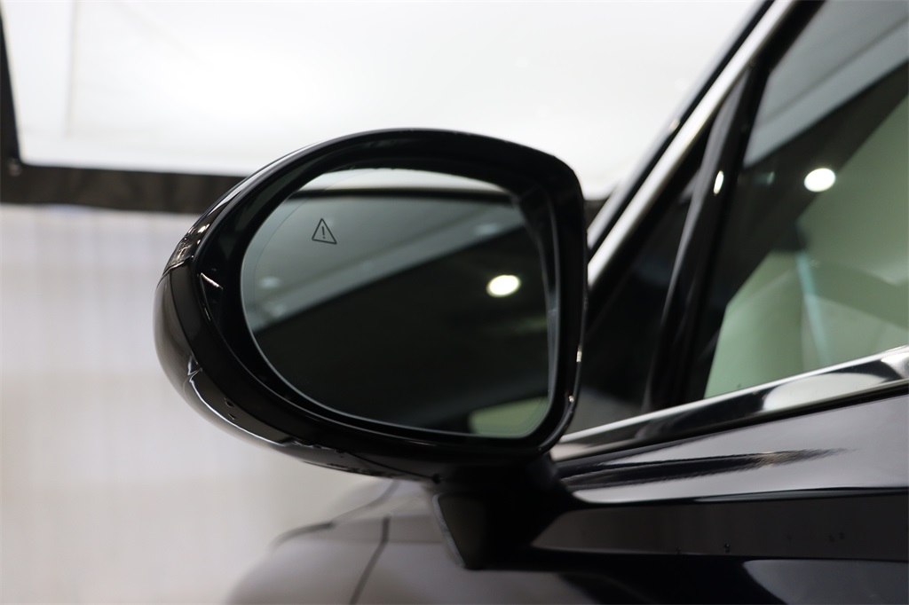 2026 Genesis GV70 2.5T Select photo 4