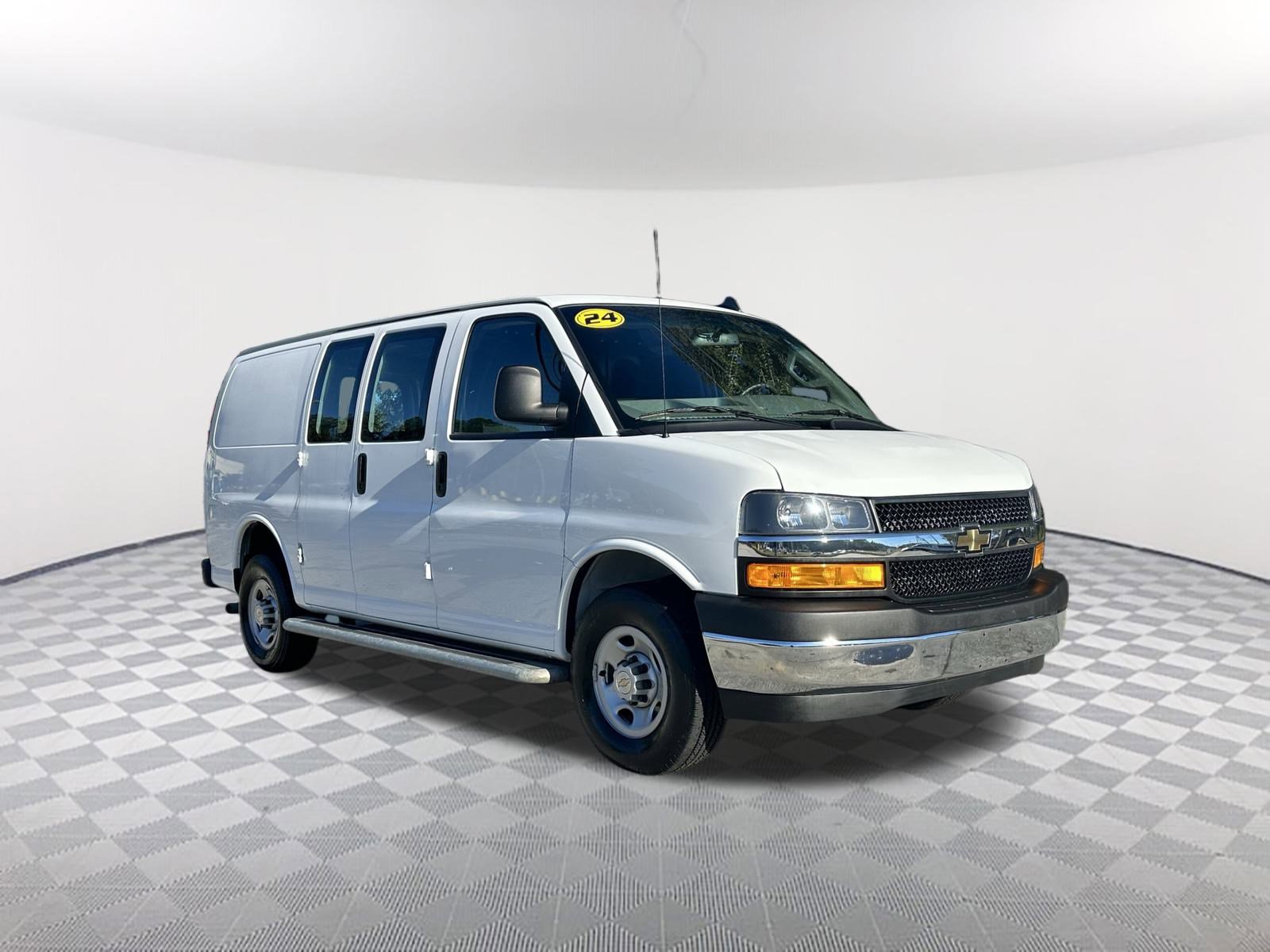 2024 Chevrolet Express Cargo Work Van photo 2