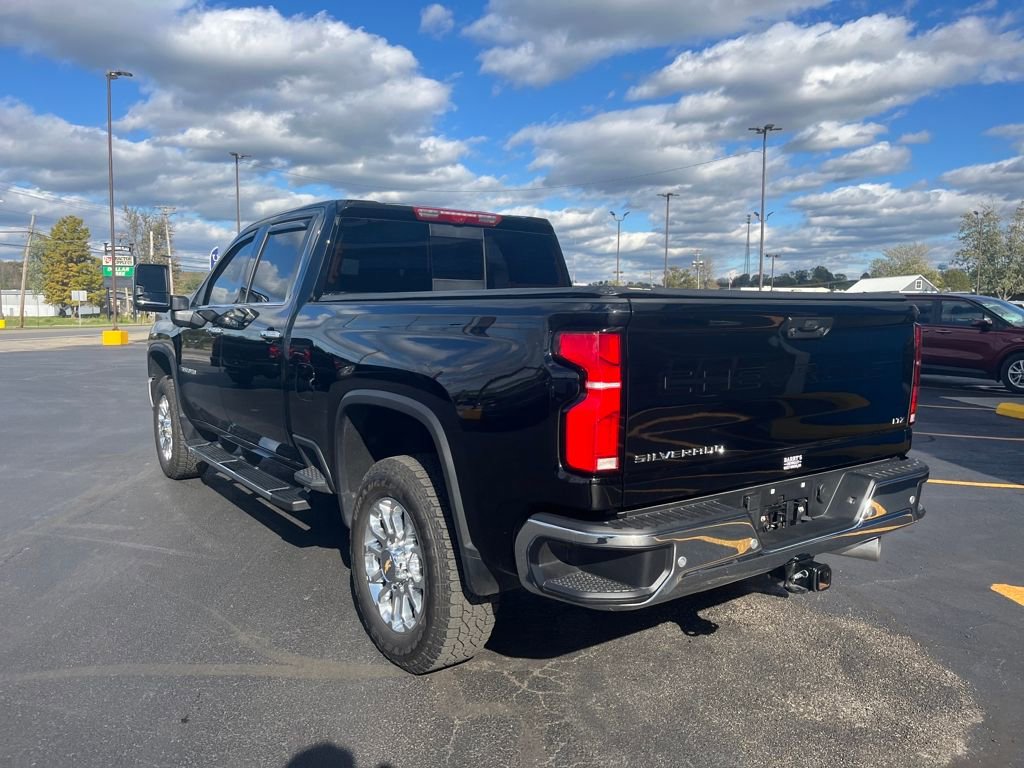 2025 Chevrolet Silverado 3500HD LTZ photo 2