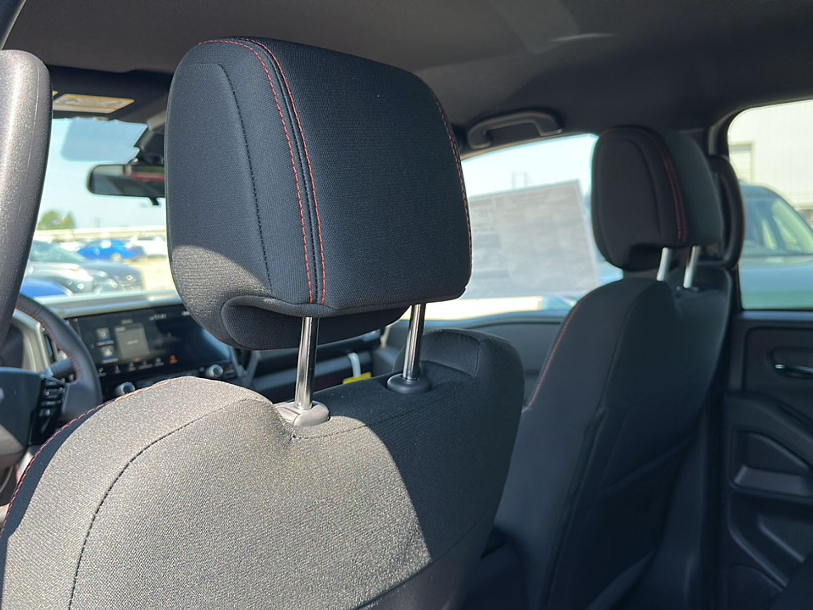 2025 Nissan Frontier Crew Cab PRO-4X photo 2