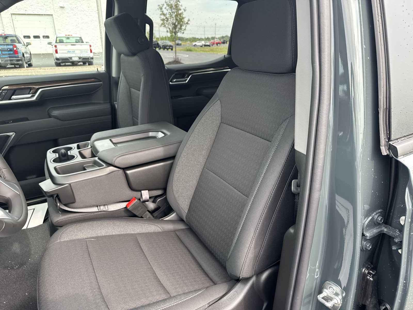 2026 Chevrolet Silverado 1500 LT photo 10