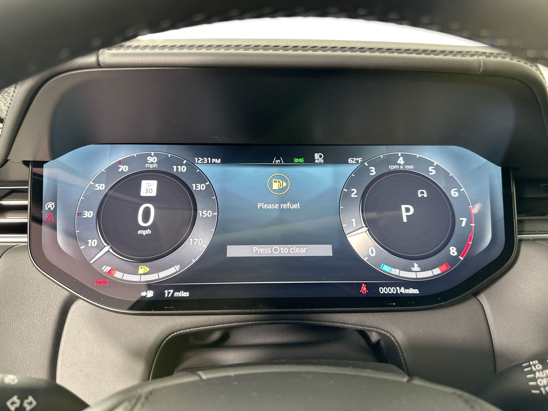 2025 Land Rover Range Rover SE photo 4
