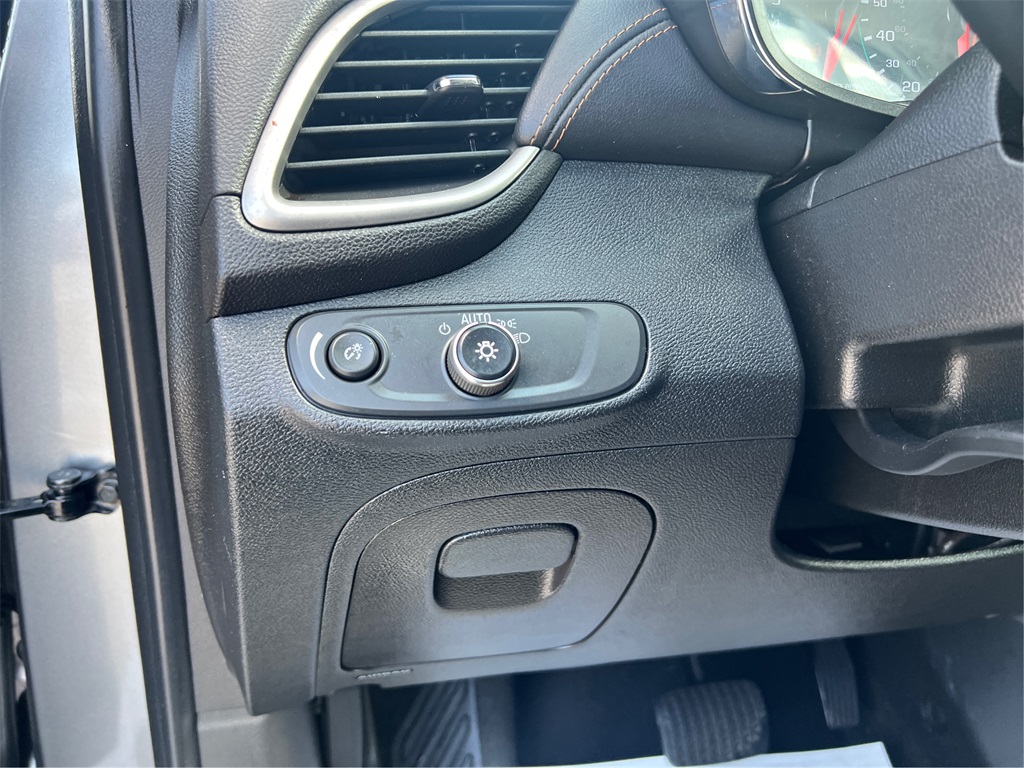 2020 Chevrolet Trax LS photo 14