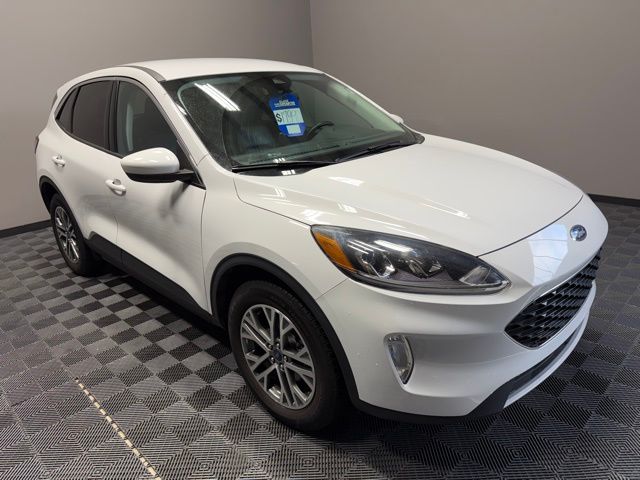 Used 2022 Ford Escape SEL with VIN 1FMCU9H92NUA44036 for sale in Sheffield, OH