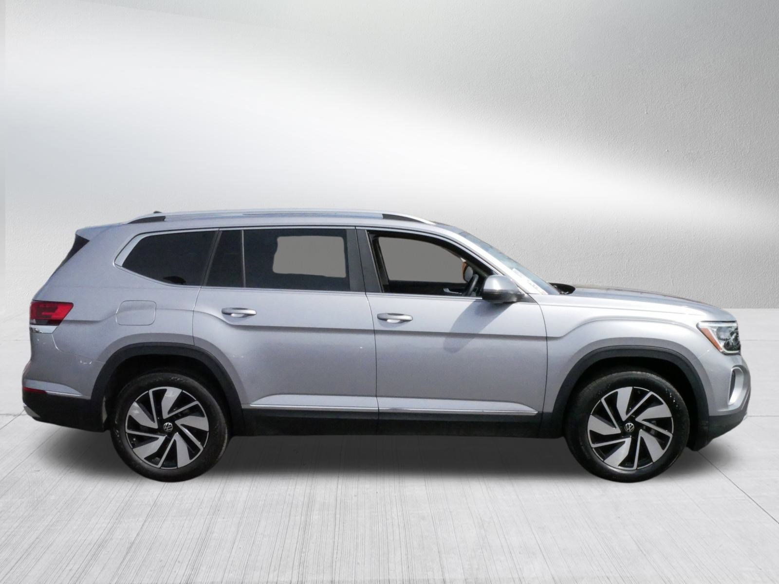 2024 Volkswagen Atlas SE photo 8