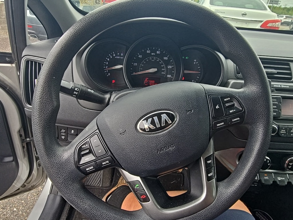 2013 Kia Rio EX photo 13