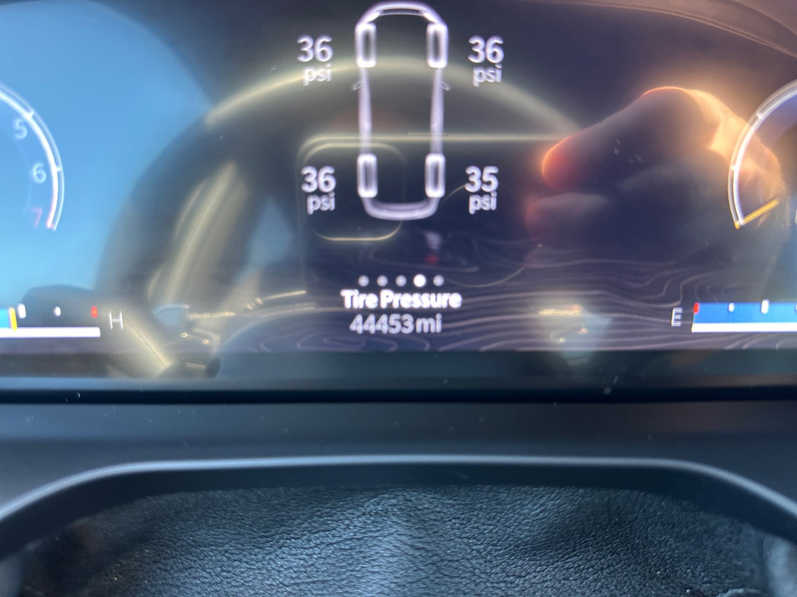 2023 Jeep Grand Cherokee Overland photo 2