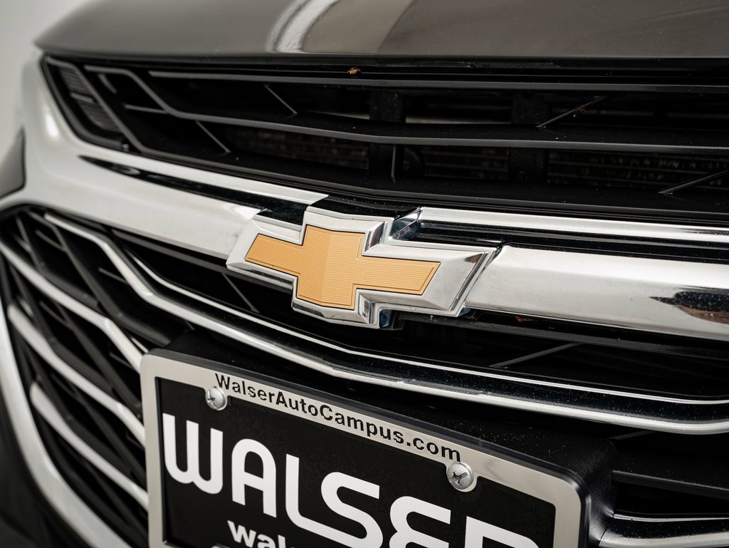 2021 Chevrolet Malibu LS photo 3