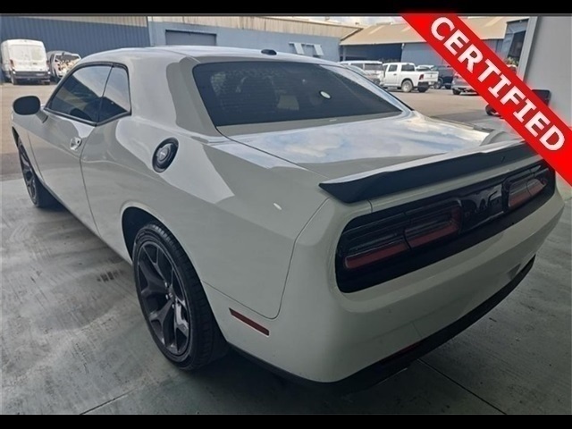 2020 Dodge Challenger SXT photo 2