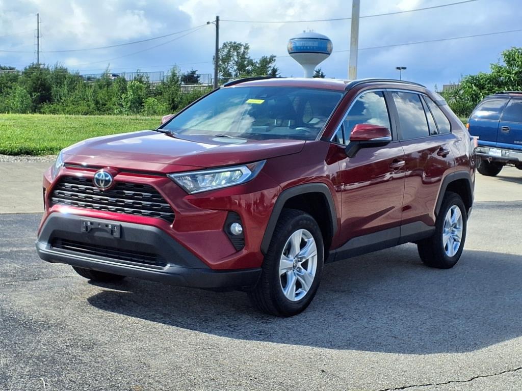2021 Toyota RAV4 XLE photo 7