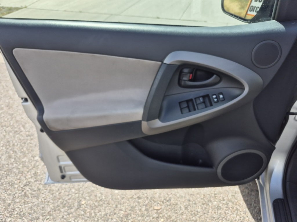 2012 Toyota RAV4 Base photo 14