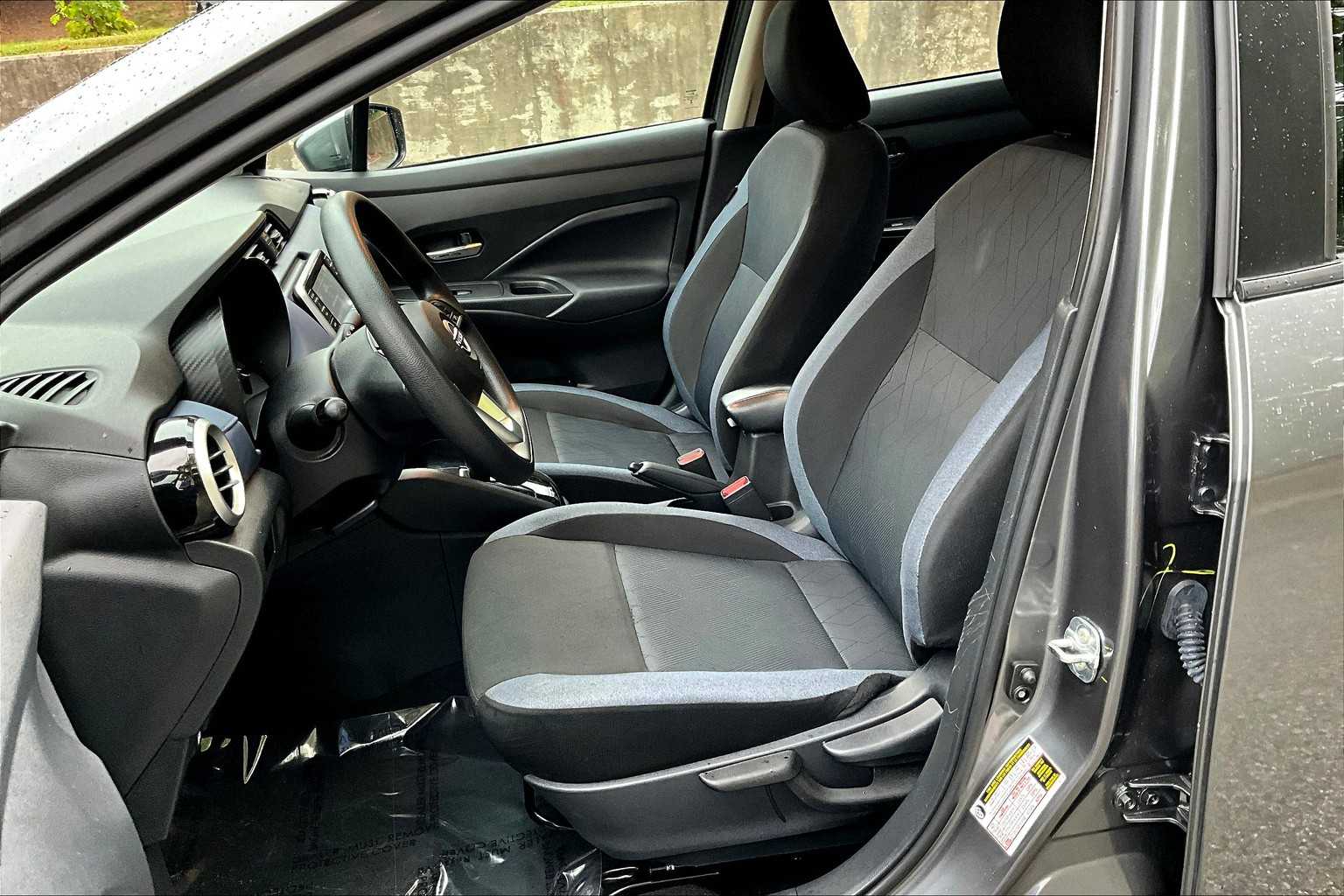 2024 Nissan Versa SV photo 7