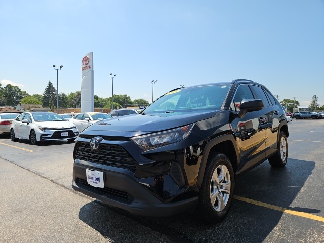 2021 Toyota RAV4 Hybrid LE photo 3