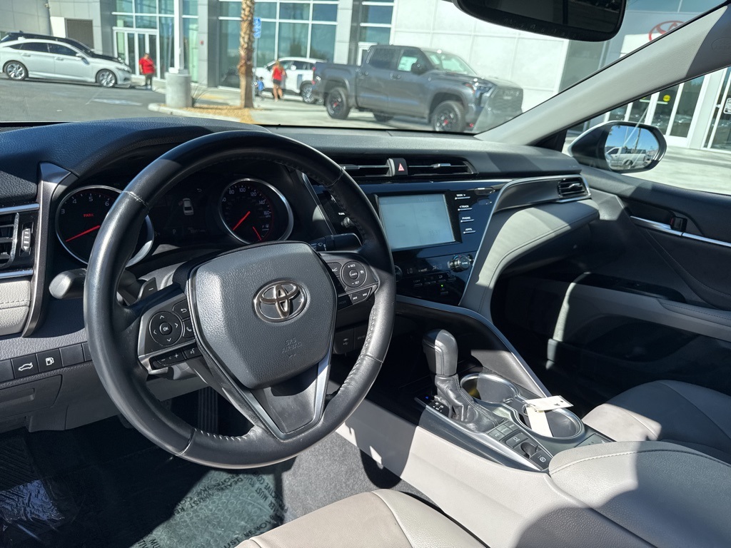 2018 Toyota Camry XSE photo 12